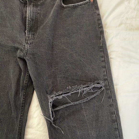 High Rise 90s Relaxed Jean - Black Destroyed - 33 - 16R - Picture 9 of 11